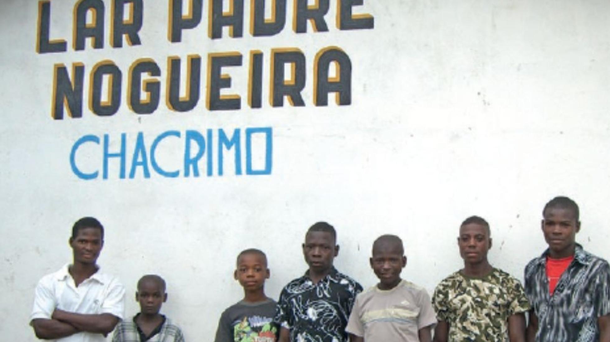 Lar Padre Nogueira. Centro Hospitaleiro de Apoio à Criança Moçambicana em Nampula. Moçambique, 2006